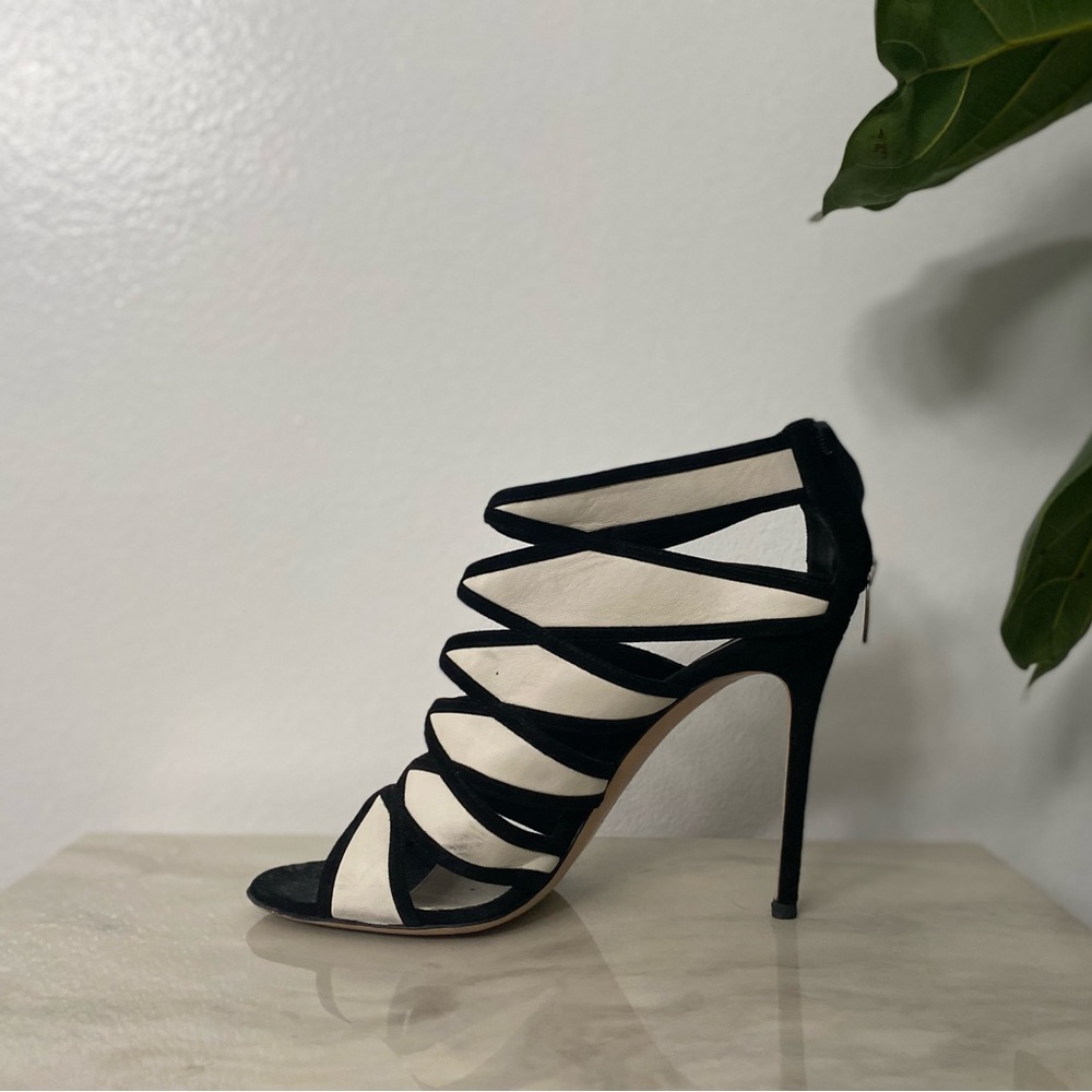 Gianvito Rossi. Black/white. Size 40. Excellent used condition.